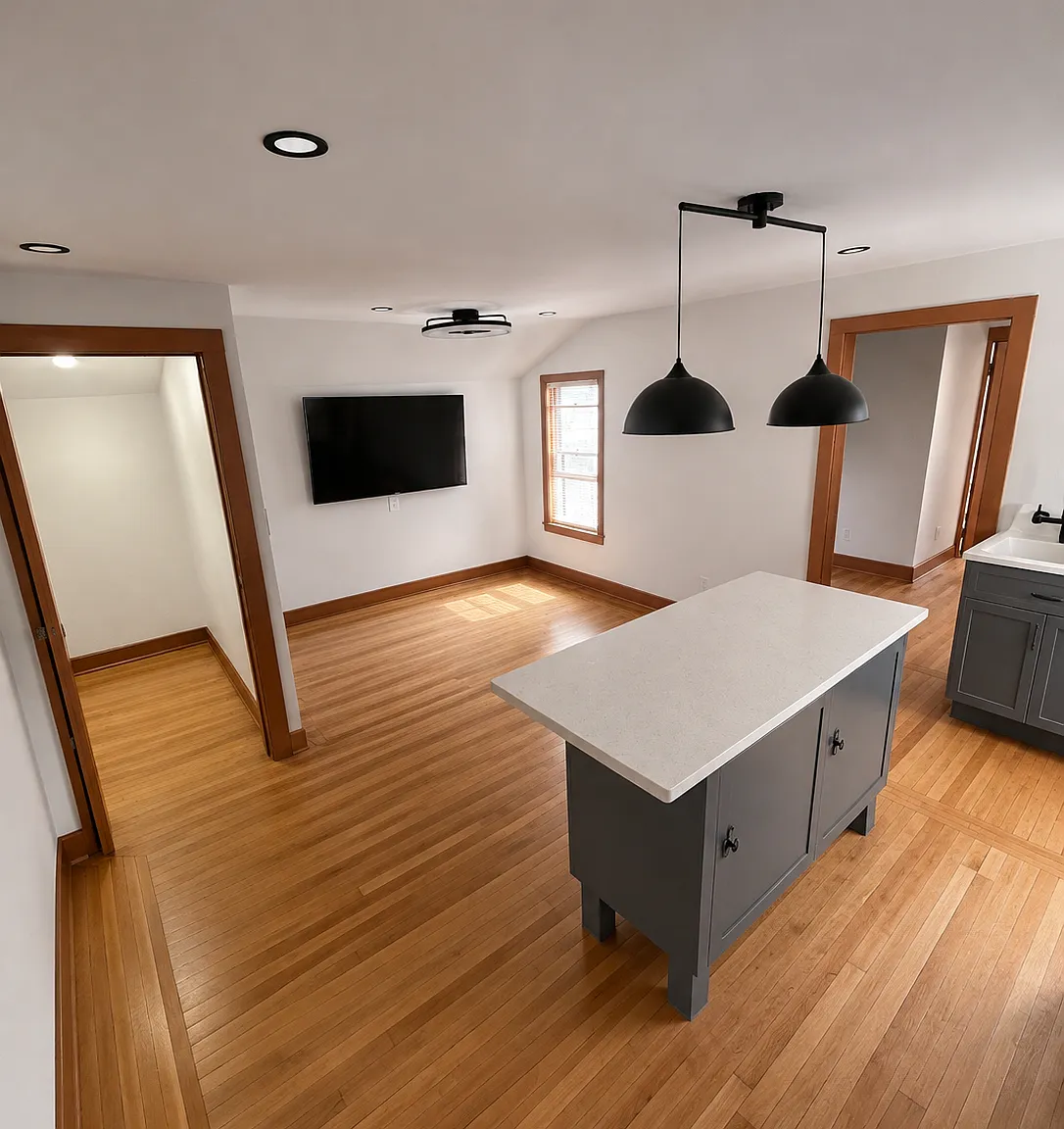 2 bed, 900 sqft, $1,800 — Photo 3