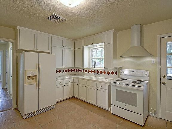 2nd image of 4021 Markins Dr