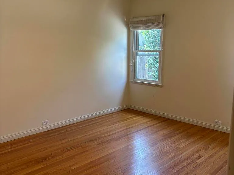 1725 Harding Ave — Photo 13