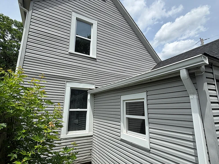 1248 Newton St — Photo 2