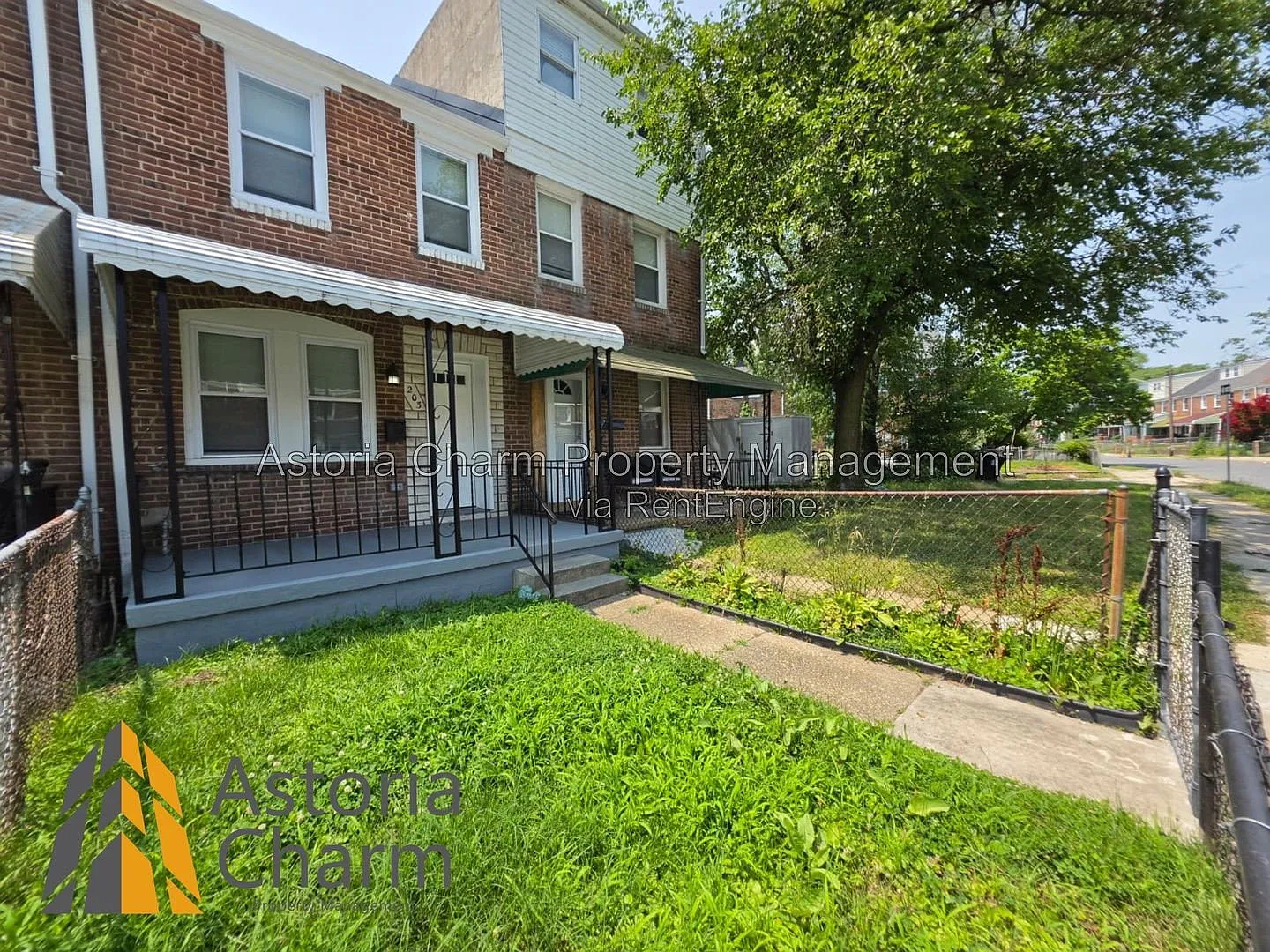 2 bed, 1.0 bath, 815 sqft, $1,449 — Photo 2