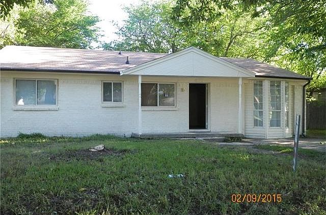 1st image of 3532 Moon Dr