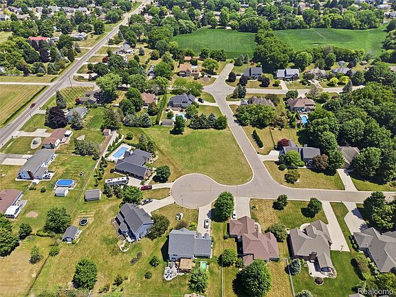 3rd image of 3488 Woodridge Dr