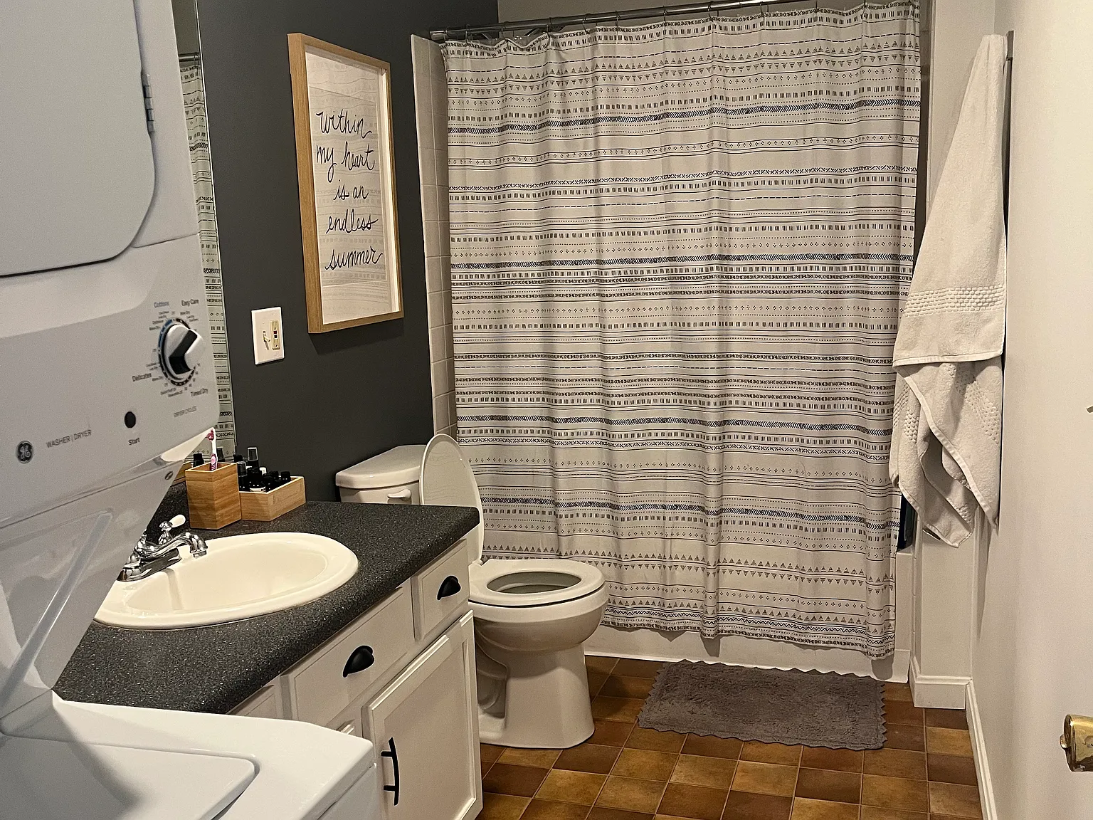 1 bed, 841 sqft, $1,975 — Photo 3