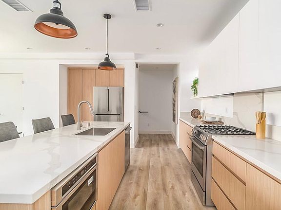 5th image of 8620 Olin St #4