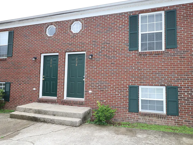 238 Lakeview Dr — Photo 2
