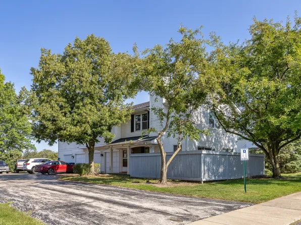 9 Red Barn Rd, Matteson, IL 60443