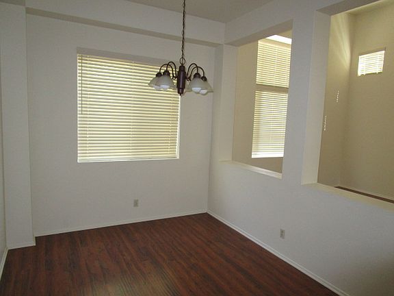 5th image of 37220 Oak Hill St