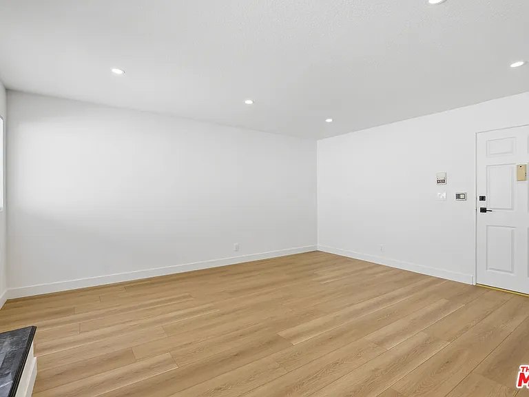 4354 McLaughlin Ave #103 — Photo 3