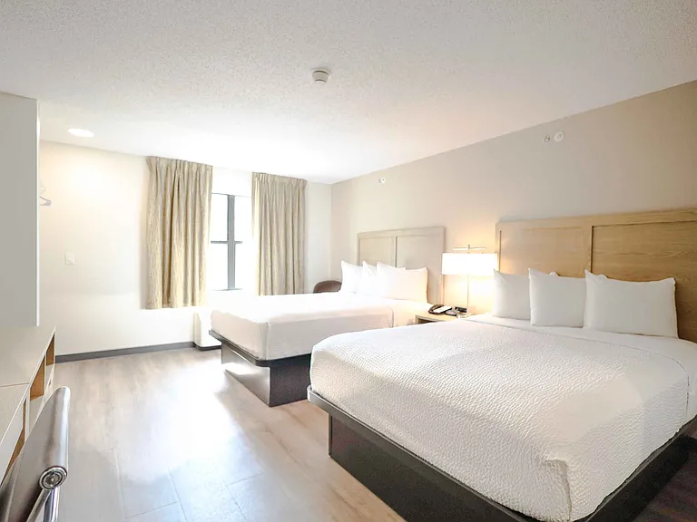 Studio Suite - 2 Full Beds