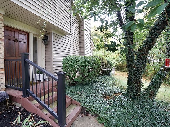 4th image of 11702 Vaukvalley Ln #101