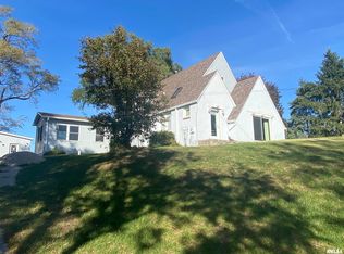 107 Cleveland Rd, Colona, IL 61241