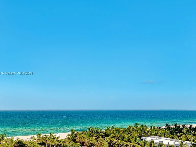2301 Collins Ave #842 — Photo 2