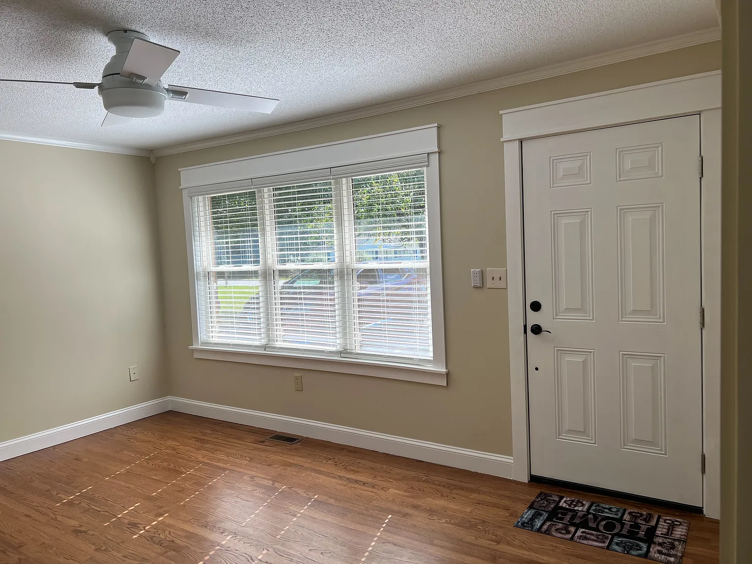 2 bed, 1025 sqft, $1,400 — Photo 4