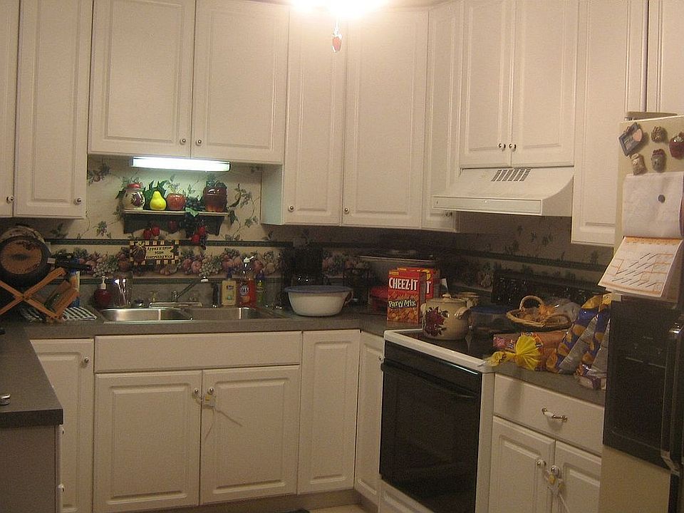 2nd image of 610 Akers St