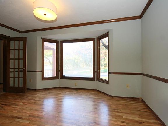 4th image of 303 Deland Ave