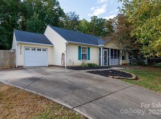 541 Stonehenge Dr, Rock Hill, SC 29730