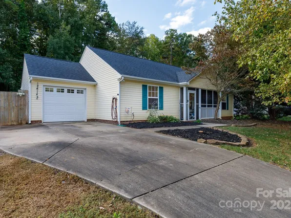 541 Stonehenge Dr, Rock Hill, SC 29730