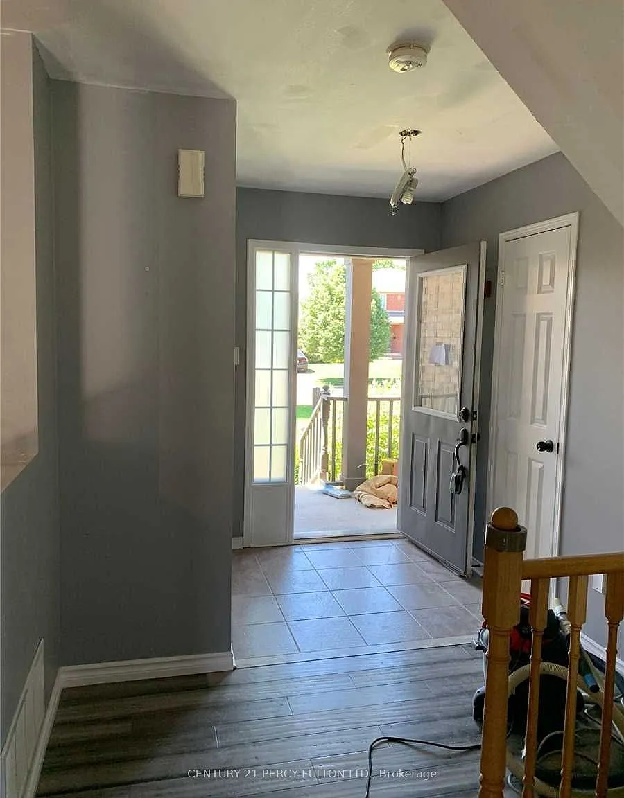 3 bed, $2,900 — Photo 2
