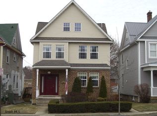 606 Penn St, Hollidaysburg, PA 16648
