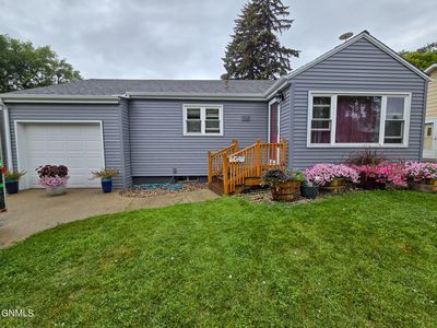 913 17th St NW, Minot, ND, 58703