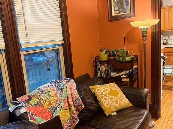 4th image of 1214 E Mifflin St APT 1