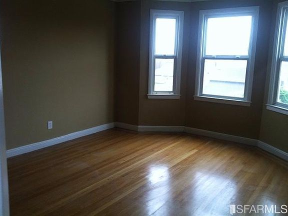 5th image of 446 Paris St