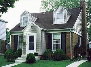 705 Portsmouth Ave, Westchester, IL 60154