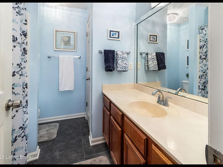 1105 Canyon Ct — Photo 8