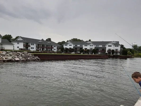 911 W Lake St Unit 4, Tawas City, MI 48763