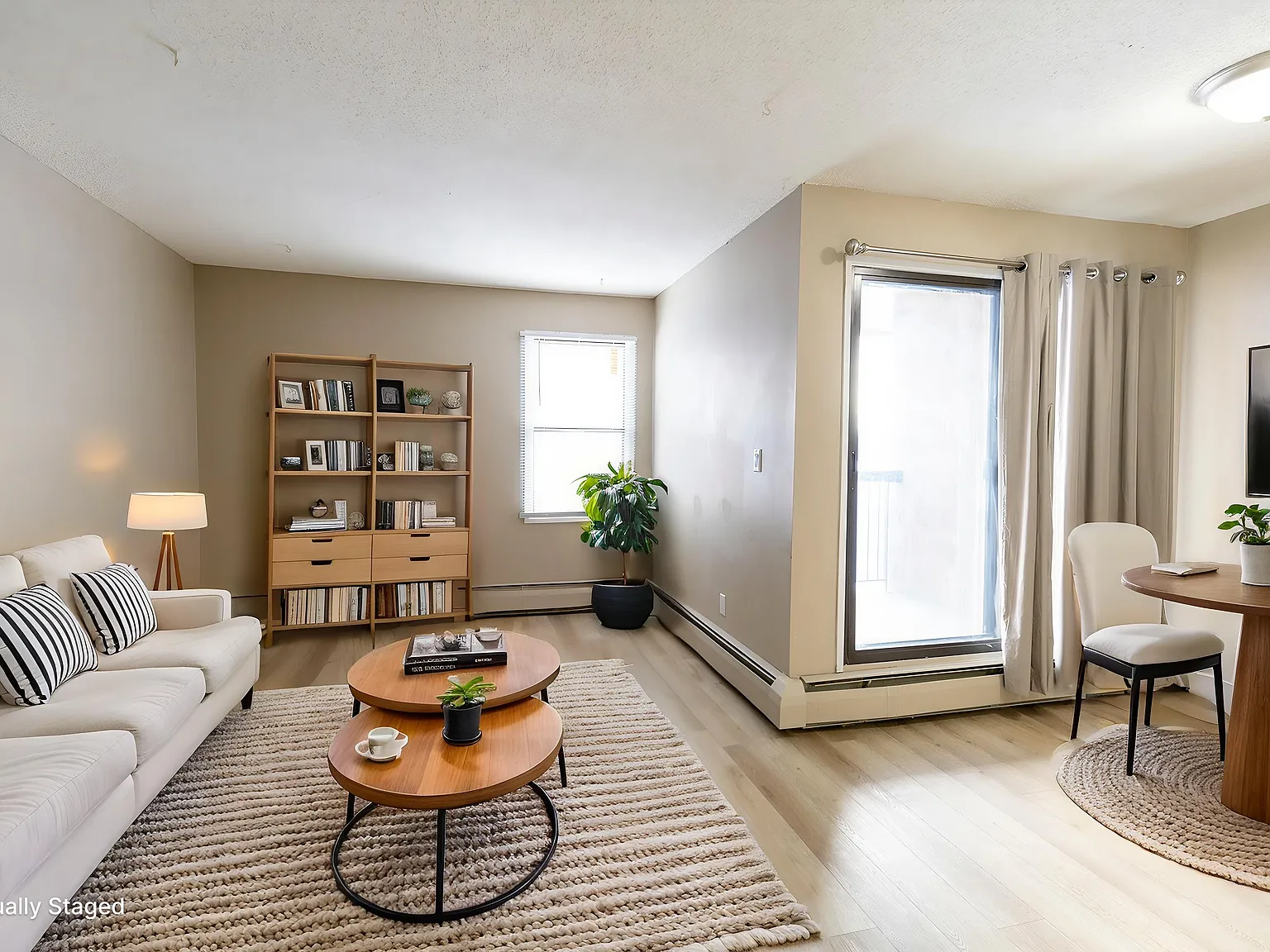 Cedarbrae Manor Apartments — Photo 2