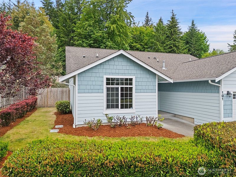 2nd image of 101 Vista View Court