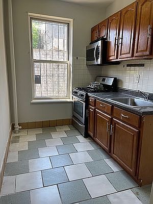 1st image of 268 Sumpter St APT 2