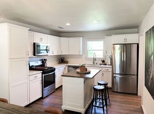 704 S State St, Decatur, TX 76234