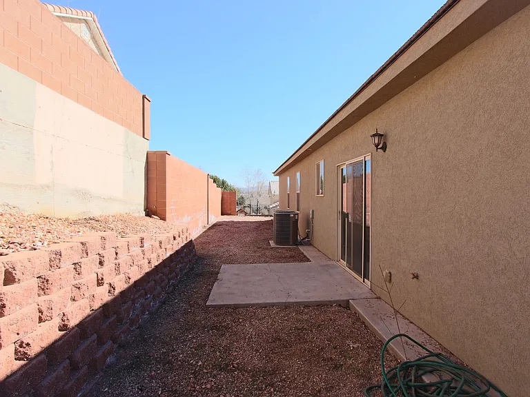 2761 E 175 N — Photo 11