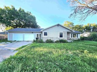 208 E 4th St, Edgar, NE 68935