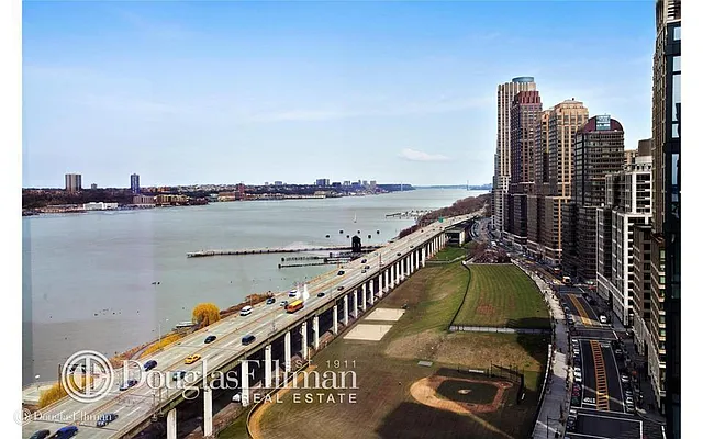 Rented by Douglas Elliman | media 30