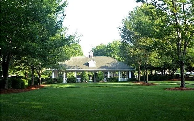 9712 Bailey Rd — Photo 24