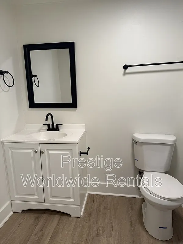 3 bed, 1.0 bath, 1176 sqft, $1,200 — Photo 2