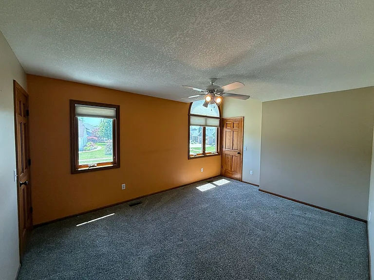 1034 Hemingford Ct — Photo 20