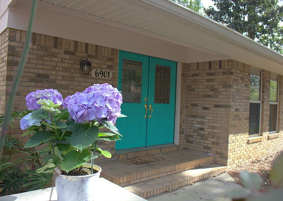 1st image of 6901 Salamanca Ave