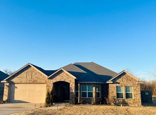 512 Blake Dr, Madill, OK 73446