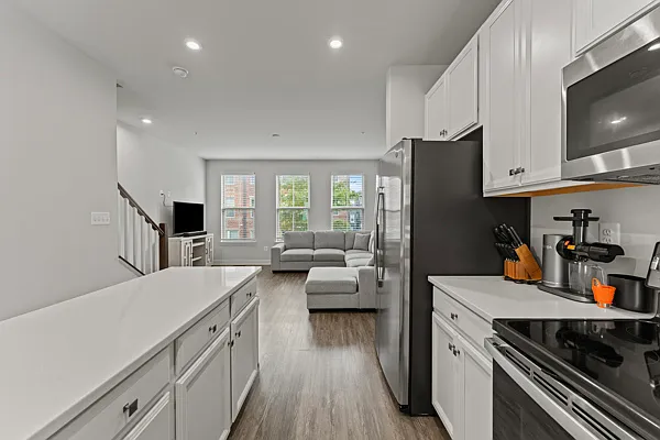 224 S Newkirk St — Photo 7