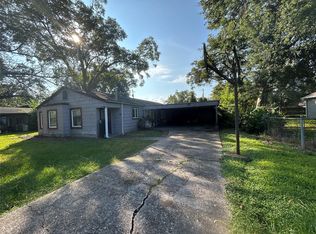 1108 E Miller St, Angleton, TX 77515