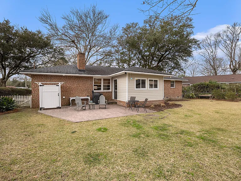 826 Symmes Dr — Photo 22