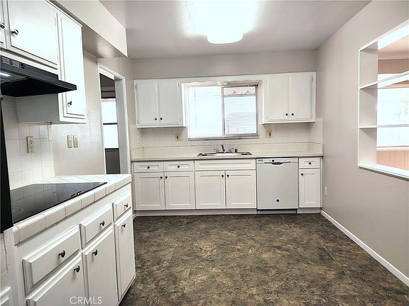 5th image of 27131 Pinehurst Rd