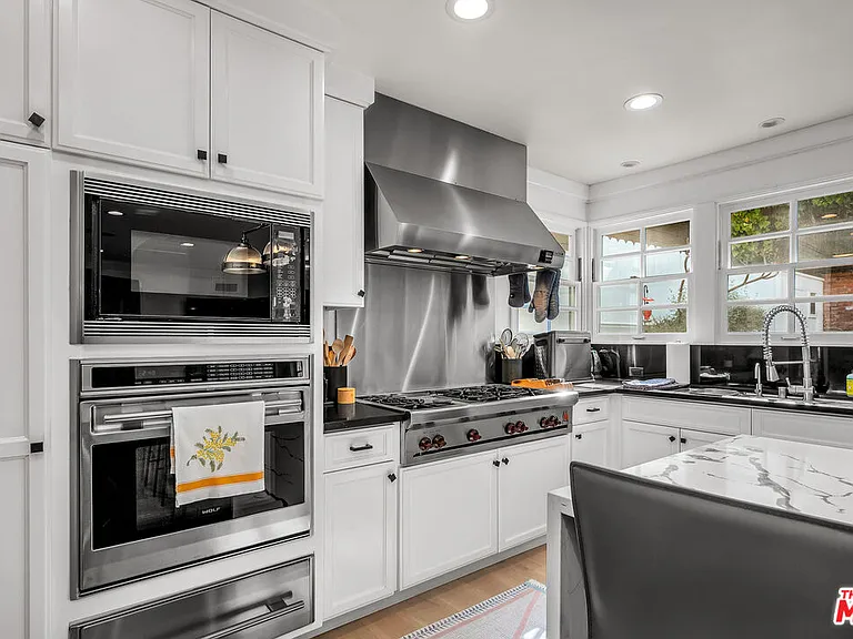 751 Westholme Ave — Photo 13