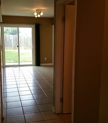4th image of 1152 W 59th Pl