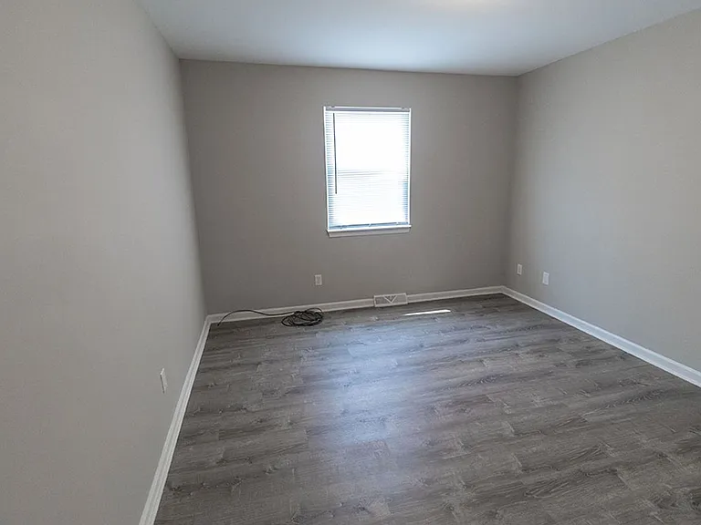1912 Mirtle Grove Ct — Photo 27