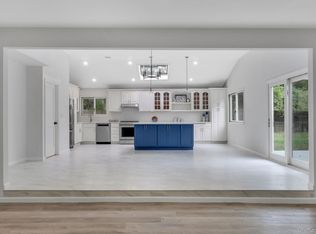 11 Wildwood Rd, Ridge, NY 11961